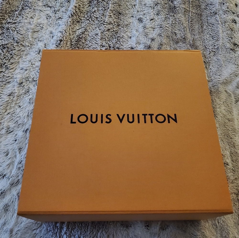 Louie vuitton gift box